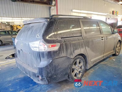 Trzecie zdjęcie samochodu z tyłu: 2014 TOYOTA SIENNA SPORT VIN:5TDXK3DC4ES428690 - miniatura