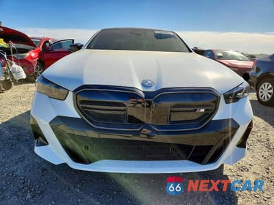 Piąte zdjęcie samochodu w środku: 2025 BMW I5 M60 VIN:WBY43FK06SCT45316 - miniatura