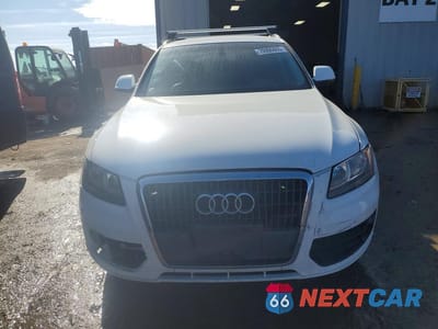 Piąte zdjęcie samochodu w środku: 2011 AUDI Q5 PREMIUM VIN:WA1CFAFP2BA033675 - miniatura