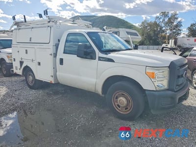 Czwarte zdjęcie samochodu z boku: 2013 FORD F350 UTILITY / SERVICE TRUCK VIN:1FDRF3A63DEB92674 - miniatura