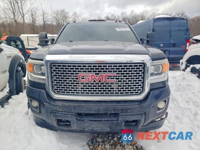Piąte zdjęcie samochodu w środku: 2015 GMC SIERRA K3500 DENALI VIN:1GT424E80FF141335 - miniatura