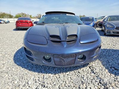 Piąte zdjęcie samochodu w środku: 2001 PONTIAC FIREBIRD TRANS AM VIN:2G2FV32G612145698 - miniatura
