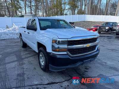 Czwarte zdjęcie samochodu z boku: 2019 CHEVROLET SILVERADO LD K1500 BASE/LS VIN:2GCVKNEC6K1223067 - miniatura