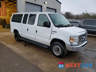 Czwarte zdjęcie samochodu z boku: 2014 FORD ECONOLINE E350 SUPER DUTY WAGON VIN:1FBNE3BL6EDA40703 - miniatura
