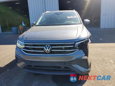 Piąte zdjęcie samochodu w środku: 2023 VOLKSWAGEN TIGUAN SE VIN:3VVNB7AX7PM056420 - miniatura