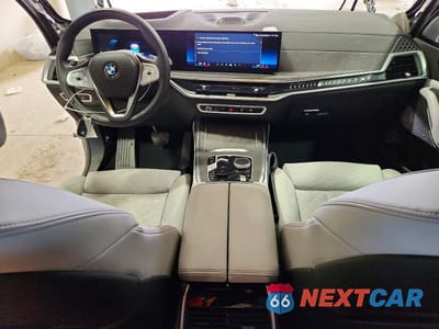 Zdjęcie 8 z 12 samochodu: 2025 BMW X7 XDRIVE40I VIN:5UX23EM07S9Z89841 - miniatura