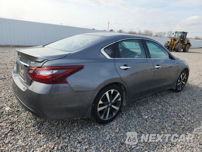 Trzecie zdjęcie samochodu z tyłu: 2017 NISSAN ALTIMA 2.5 SR VIN:1N4AL3AP9HC167059 - miniatura