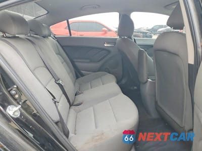 Zdjęcie 10 z 12 samochodu: 2017 KIA FORTE LX VIN:3KPFK4A78HE111745 - miniatura