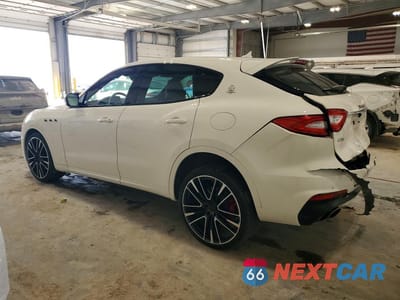 Drugie zdjęcie samochodu z przodu: 2019 MASERATI LEVANTE GTS VIN:ZN661ZUA8KX315622 - miniatura