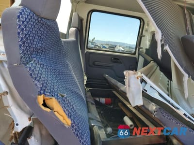 Zdjęcie 11 z 13 samochodu: 2026 ISUZU NPR HD VIN:54DC4J1D8TS200671 - miniatura