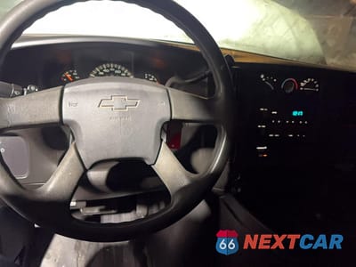 Zdjęcie 9 z 11 samochodu: 2005 CHEVROLET EXPRESS G3500 VIN:1GBHG31U851174115 - miniatura