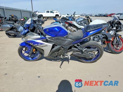 Trzecie zdjęcie samochodu z tyłu: 2015 YAMAHA YZFR3 VIN:MH3RH06Y6FK002380 - miniatura