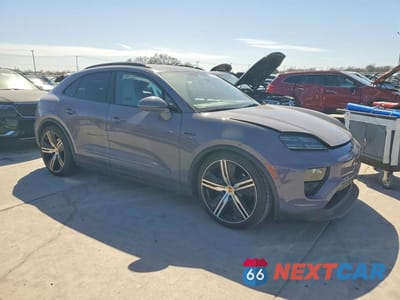 Czwarte zdjęcie samochodu z boku: 2025 PORSCHE MACAN 4S VIN:WP1AB2XA8SL152940 - miniatura