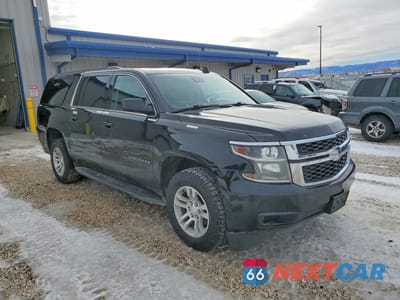 Czwarte zdjęcie samochodu z boku: 2020 CHEVROLET SUBURBAN K1500 LT VIN:1GNSKHKC9LR252037 - miniatura
