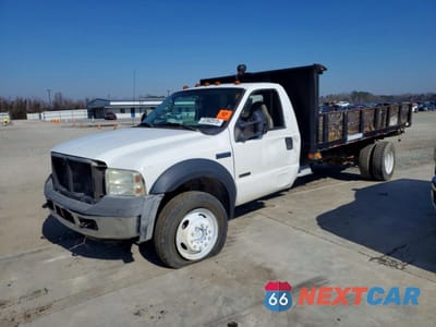 2006 FORD F450 SUPER DUTY FLATBED TRUCK 1FDXF47P46EB27879 - główne zdjęcie licytacji z USA - miniatura