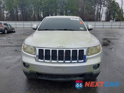 Piąte zdjęcie samochodu w środku: 2011 JEEP GRAND CHEROKEE LAREDO VIN:1J4RR4GGXBC524047 - miniatura