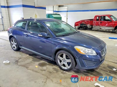 Czwarte zdjęcie samochodu z boku: 2012 VOLVO C30 T5 VIN:YV1672MK8C2269945 - miniatura