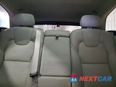 Zdjęcie 10 z 13 samochodu: 2023 VOLVO XC60 ULTIMATE VIN:YV4L12RA2P1204138 - miniatura