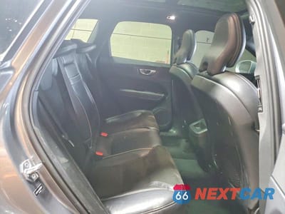 Zdjęcie 11 z 12 samochodu: 2019 VOLVO XC60 T5 R-DESIGN VIN:LYV102RM8KB236343 - miniatura