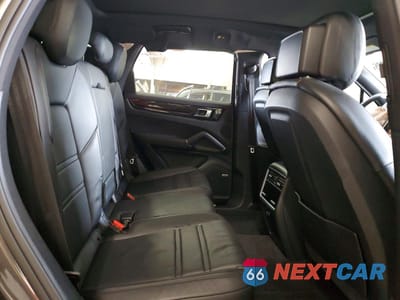 Zdjęcie 11 z 14 samochodu: 2019 PORSCHE CAYENNE VIN:WP1AA2AY5KDA17372 - miniatura
