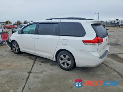 Drugie zdjęcie samochodu z przodu: 2011 TOYOTA SIENNA LE VIN:5TDKK3DC2BS116034 - miniatura