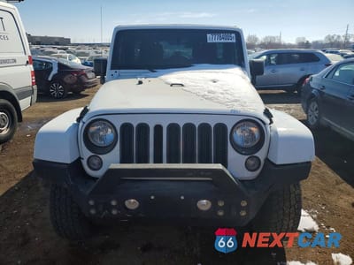 Piąte zdjęcie samochodu w środku: 2015 JEEP WRANGLER UNLIMITED SAHARA VIN:1C4BJWEG9FL718118 - miniatura