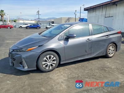 2022 TOYOTA PRIUS PRIME LE JTDKAMFPXN3226490 - główne zdjęcie licytacji z USA - miniatura