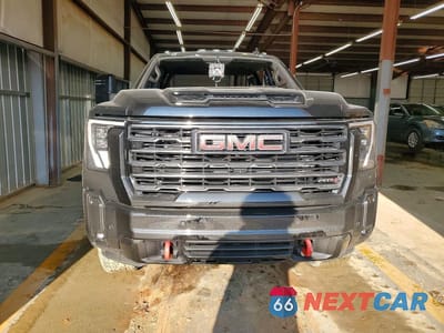 Piąte zdjęcie samochodu w środku: 2025 GMC SIERRA K2500 AT4 VIN:1GT4UPEYXSF314137 - miniatura