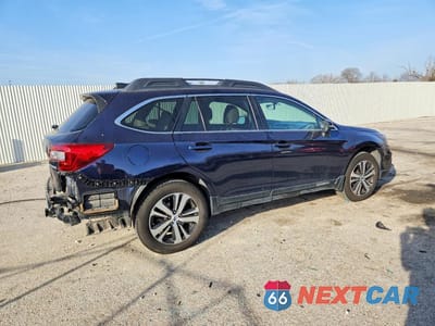 Trzecie zdjęcie samochodu z tyłu: 2018 SUBARU OUTBACK 2.5I LIMITED VIN:4S4BSANC7J3279972 - miniatura