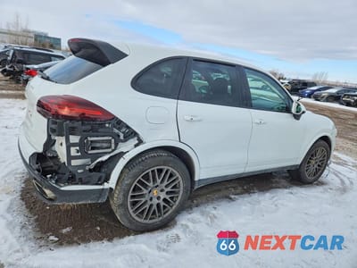 Trzecie zdjęcie samochodu z tyłu: 2017 PORSCHE CAYENNE VIN:WP1AA2A25HKA90144 - miniatura