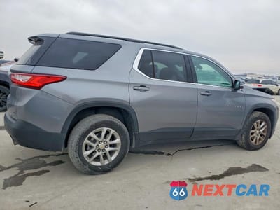 Trzecie zdjęcie samochodu z tyłu: 2020 CHEVROLET TRAVERSE LT VIN:1GNERGKW9LJ197214 - miniatura