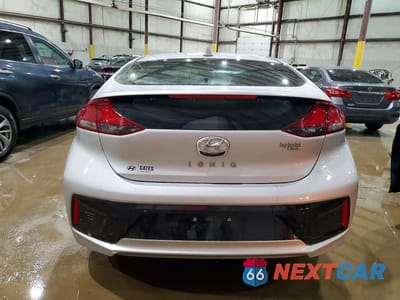 Zdjęcie 6 z 12 samochodu: 2019 HYUNDAI IONIQ BLUE VIN:KMHC65LC1KU158420 - miniatura