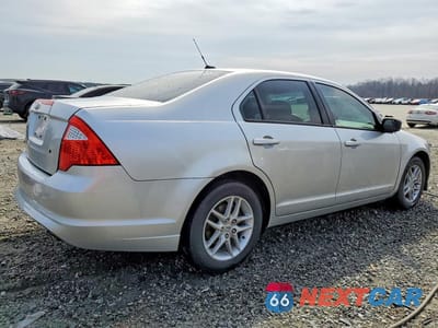 Trzecie zdjęcie samochodu z tyłu: 2012 FORD FUSION S VIN:3FAHP0GA3CR117854 - miniatura