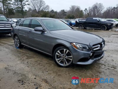 Czwarte zdjęcie samochodu z boku: 2018 MERCEDES-BENZ C 300 4MATIC VIN:55SWF4KB4JU279145 - miniatura