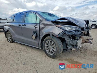 Czwarte zdjęcie samochodu z boku: 2023 TOYOTA SIENNA LE VIN:5TDKRKEC1PS165981 - miniatura