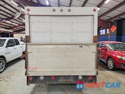 Zdjęcie 6 z 13 samochodu: 2011 FORD E350 BOX TRUCK VIN:1FDSE3FL7BDB21158 - miniatura