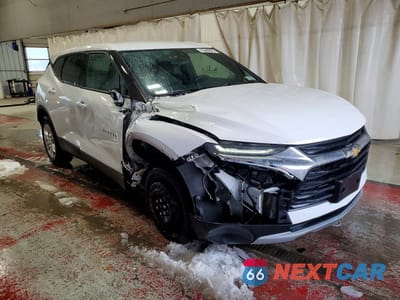 Czwarte zdjęcie samochodu z boku: 2021 CHEVROLET BLAZER 2LT VIN:3GNKBHRS2MS538260 - miniatura