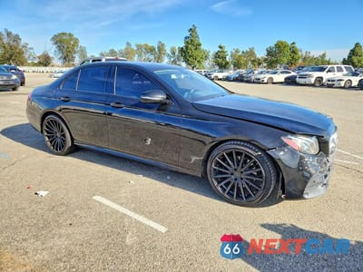 Czwarte zdjęcie samochodu z boku: 2019 MERCEDES-BENZ E 300 VIN:WDDZF4JB7KA548206 - miniatura