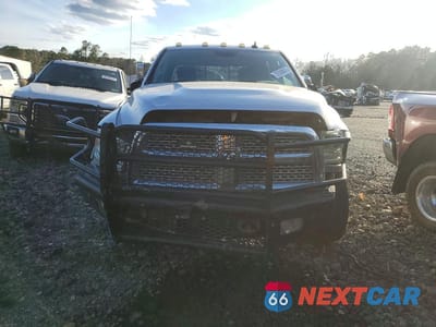 Piąte zdjęcie samochodu w środku: 2018 RAM 3500 LARAMIE VIN:3C63RRJL8JG373811 - miniatura
