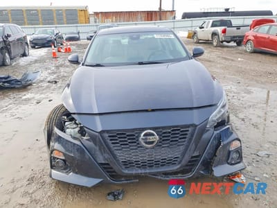 Piąte zdjęcie samochodu w środku: 2020 NISSAN ALTIMA SV VIN:1N4BL4DW7LN323125 - miniatura