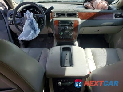 Zdjęcie 8 z 13 samochodu: 2012 CHEVROLET SUBURBAN K1500 LT VIN:1GNSKJE71CR294501 - miniatura