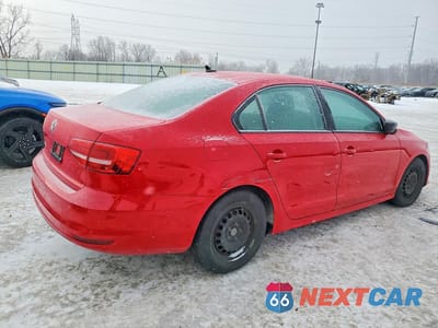 Trzecie zdjęcie samochodu z tyłu: 2015 VOLKSWAGEN JETTA BASE VIN:3VW2K7AJ4FM407146 - miniatura