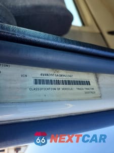 Zdjęcie 10 z 10 samochodu: 2016 VOLVO VNL SEMI TRUCK VIN:4V4N39TG4GN965567 - miniatura