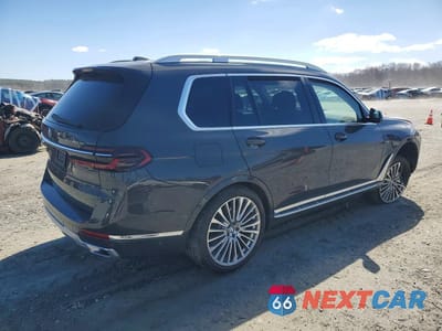 Trzecie zdjęcie samochodu z tyłu: 2026 BMW X7 XDRIVE40I VIN:5UX23EM03T9187823 - miniatura