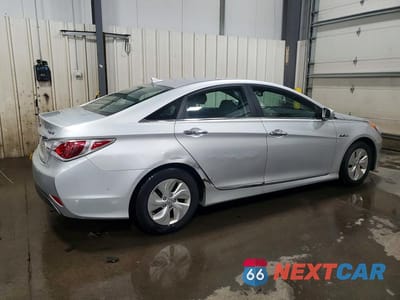 Trzecie zdjęcie samochodu z tyłu: 2013 HYUNDAI SONATA HYBRID BASE VIN:KMHEC4A48DA093223 - miniatura