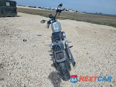 Czwarte zdjęcie samochodu z boku: 2001 HARLEY-DAVIDSON XL883 HUGGER VIN:1HD4CEM141K126293 - miniatura