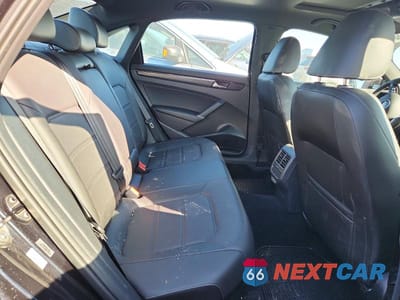 Zdjęcie 10 z 12 samochodu: 2021 VOLKSWAGEN PASSAT R-LINE VIN:1VWMA7A34MC017210 - miniatura