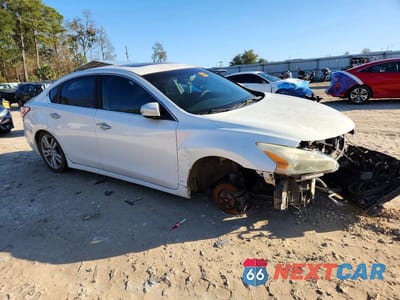 Czwarte zdjęcie samochodu z boku: 2013 NISS ALTIMA VIN:1N4BL3AP2DC100401 - miniatura