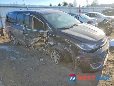 Czwarte zdjęcie samochodu z boku: 2018 CHRYSLER PACIFICA TOURING PLUS VIN:2C4RC1FG2JR279144 - miniatura