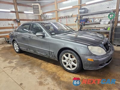 Czwarte zdjęcie samochodu z boku: 2003 MERCEDES-BENZ S 500 4MATIC VIN:WDBNG84J03A353547 - miniatura